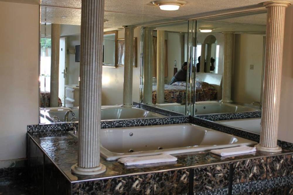 Presidential Inn And Suites Lyons ภายนอก รูปภาพ