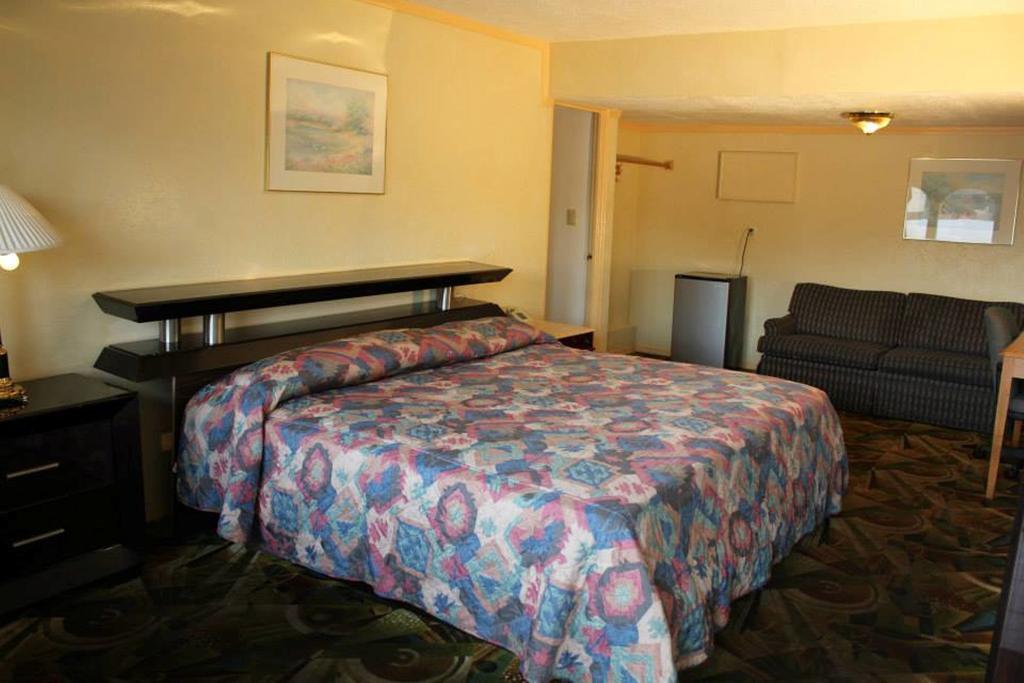 Presidential Inn And Suites Lyons ภายนอก รูปภาพ