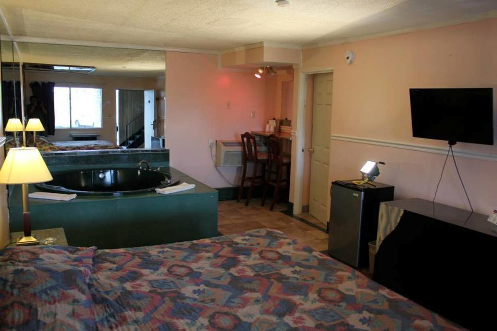 Presidential Inn And Suites Lyons ภายนอก รูปภาพ